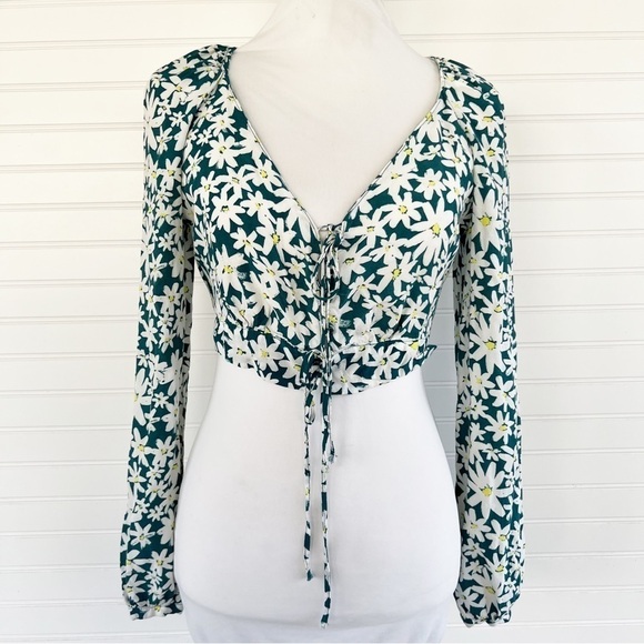 ZARA Green Daisy Floral Tie Front Crop Top Long Sleeve Size M - Picture 2 of 11